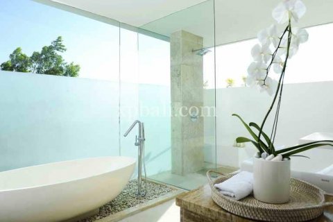 4 bedrooms Villa in South Kuta, Badung, Indonesia No. 7754