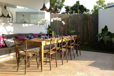 4 bedrooms Villa in South Kuta, Badung, Indonesia No. 7754 14