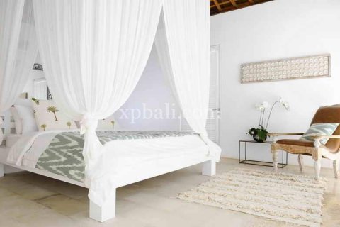 4 bedrooms Villa in South Kuta, Badung, Indonesia No. 7754 17