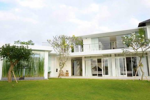 4 bedrooms Villa in South Kuta, Badung, Indonesia No. 7754 13