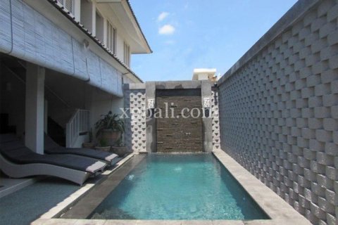 6 bedrooms Villa in Seminyak, Badung, Indonesia No. 494 3