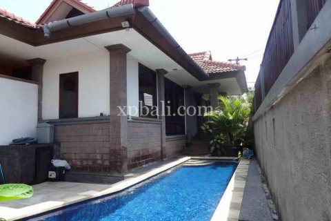 3 bedrooms Villa in Kerobokan, Badung, Indonesia No. 495