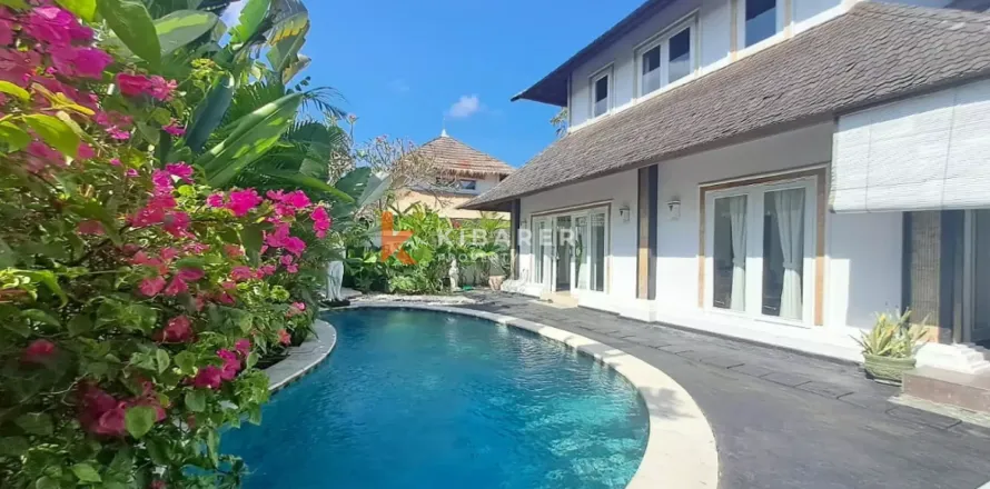 3 bedrooms Villa in Canggu, Badung, Indonesia No. 12637