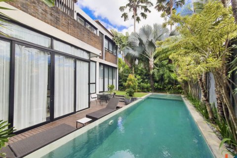 4 bedrooms Villa in Canggu, Badung, Indonesia No. 11496 2