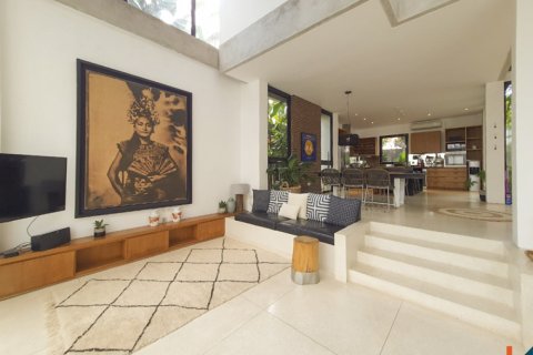 4 bedrooms Villa in Canggu, Badung, Indonesia No. 11496 3