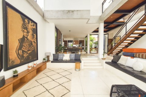 4 bedrooms Villa in Canggu, Badung, Indonesia No. 11496 4