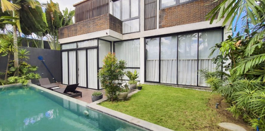 4 bedrooms Villa in Canggu, Badung, Indonesia No. 11496