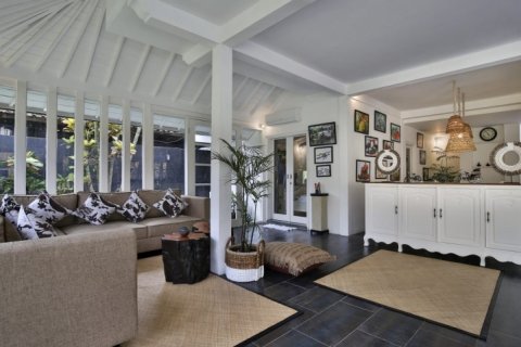 2 bedrooms Villa in Seminyak, Badung, Indonesia No. 1508 6