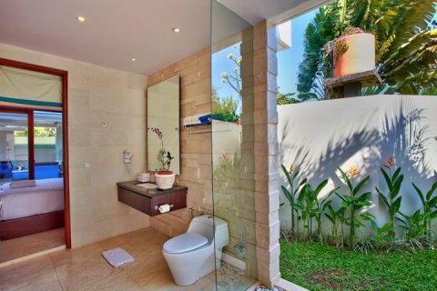 3 bedrooms Villa in Seminyak, Badung, Indonesia No. 1155 10