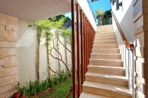 3 bedrooms Villa in Seminyak, Badung, Indonesia No. 1155 11
