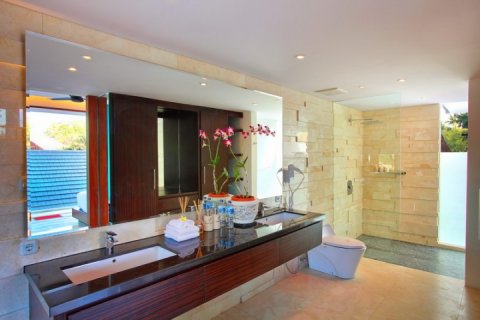 3 bedrooms Villa in Seminyak, Badung, Indonesia No. 1155 17