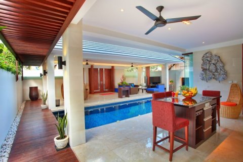 3 bedrooms Villa in Seminyak, Badung, Indonesia No. 1155 2