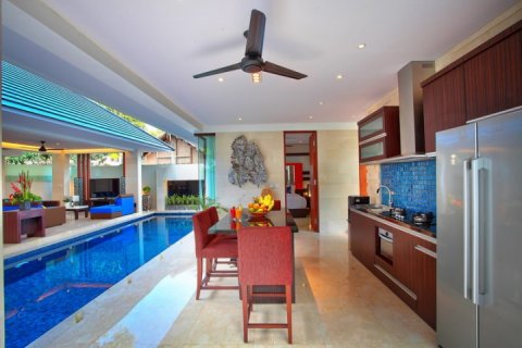 3 bedrooms Villa in Seminyak, Badung, Indonesia No. 1155 4