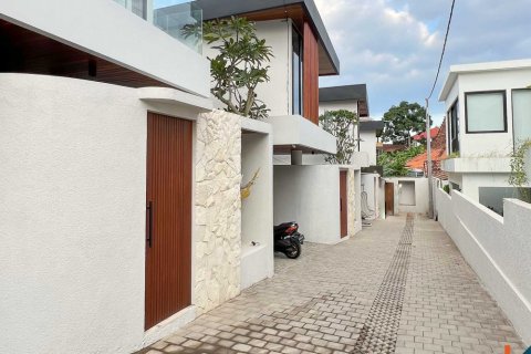2 bedrooms Villa in Badung, Indonesia No. 11152