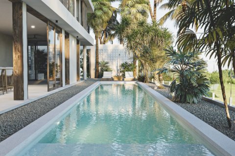 4 bedrooms Villa in South Kuta, Badung, Indonesia No. 11147