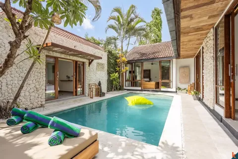 3 bedrooms Villa in Kerobokan, Badung, Indonesia No. 10907