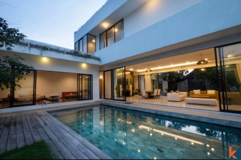 4 bedrooms Villa in Kerobokan, Badung, Indonesia No. 10909