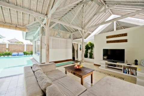 2 bedrooms Villa in Seminyak, Badung, Indonesia No. 1594 8
