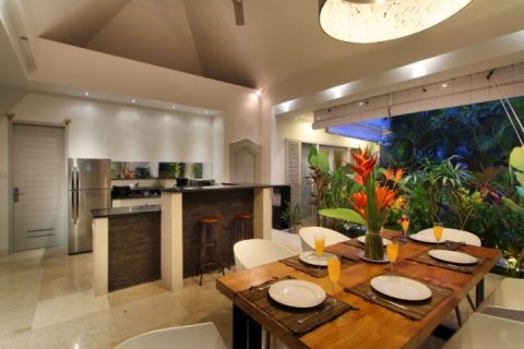 3 bedrooms Villa in Seminyak, Badung, Indonesia No. 1597 14