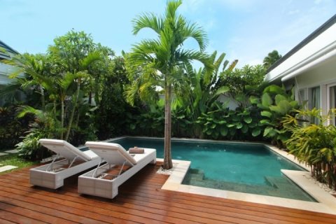 3 bedrooms Villa in Seminyak, Badung, Indonesia No. 1597 25