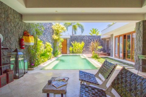 6 bedrooms Villa in Seminyak, Badung, Indonesia No. 1595 12