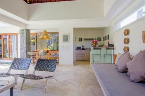 6 bedrooms Villa in Seminyak, Badung, Indonesia No. 1595 7