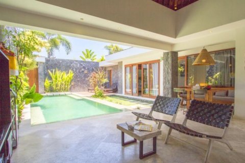 6 bedrooms Villa in Seminyak, Badung, Indonesia No. 1595 9