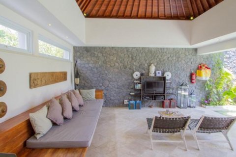 6 bedrooms Villa in Seminyak, Badung, Indonesia No. 1595 8