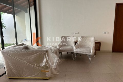 2 bedrooms Villa in Seminyak, Badung, Indonesia No. 12147 6
