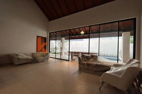 2 bedrooms Villa in Seminyak, Badung, Indonesia No. 12147 4