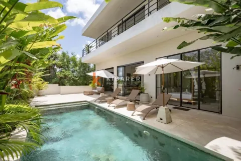 3 bedrooms Villa in Kuta, Badung, Indonesia No. 12152