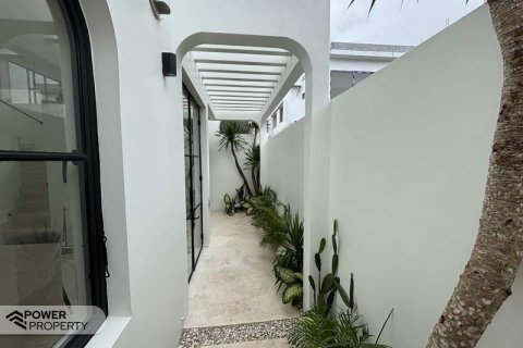 3 bedrooms Villa in Tampaksiring, Gianyar, Indonesia No. 8653 19