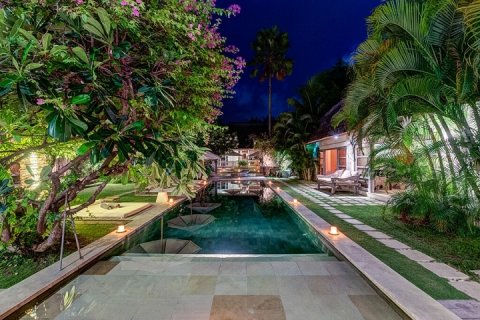 Вилла с 4 спальнями в Seminyak, Бадунг, Индонезия № 793 16