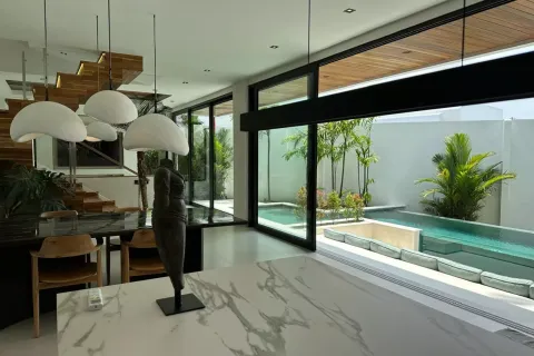 4 bedrooms Villa in Pererenan, Mengwi, Badung, Indonesia No. 10407 13