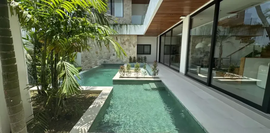 4 bedrooms Villa in Pererenan, Mengwi, Badung, Indonesia No. 10407