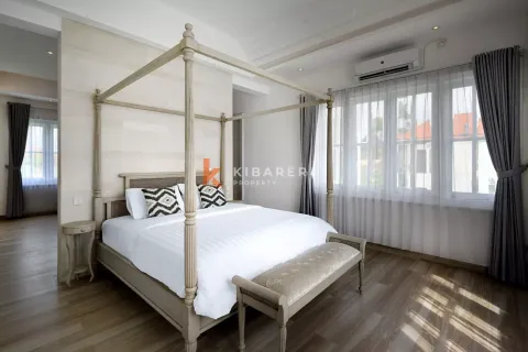 4 bedrooms Villa in Tibubeneng, Badung, Indonesia No. 11901 14