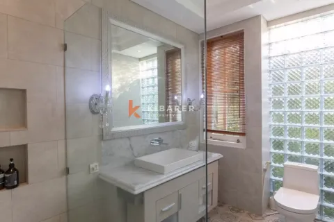 4 bedrooms Villa in Tibubeneng, Badung, Indonesia No. 11901 22