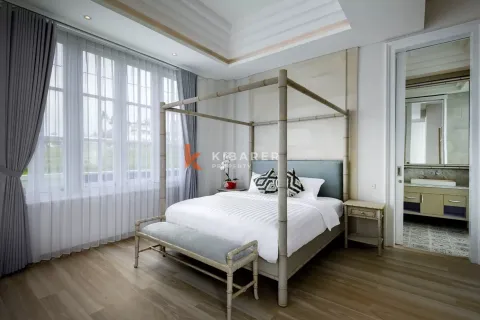 4 bedrooms Villa in Tibubeneng, Badung, Indonesia No. 11901 19
