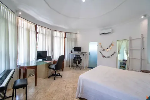 5 bedrooms Villa in Kerobokan, Badung, Indonesia No. 10201 23