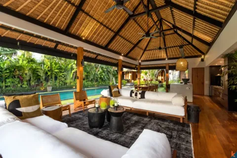 3 bedrooms Villa in Seminyak, Badung, Indonesia No. 10175 4