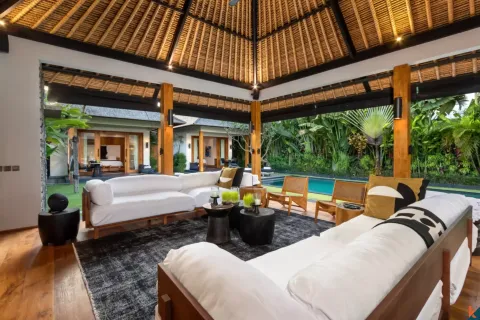 3 bedrooms Villa in Seminyak, Badung, Indonesia No. 10175 12
