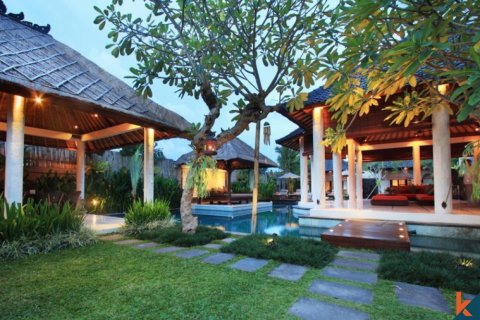 4 bedrooms Villa in Seminyak, Badung, Indonesia No. 11659 11