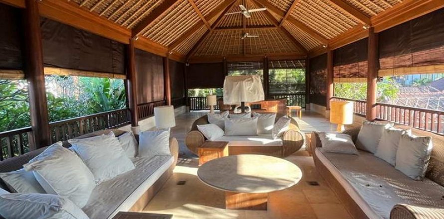 3 bedrooms Villa in Seminyak, Badung, Indonesia No. 196