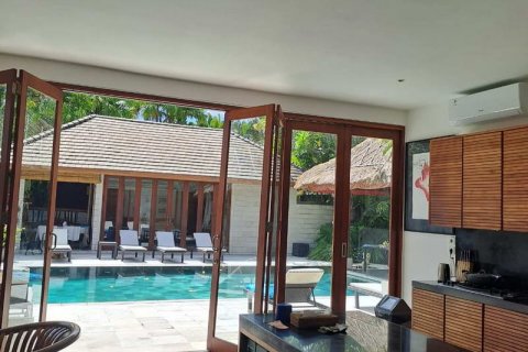 3 bedrooms Villa in Seminyak, Badung, Indonesia No. 196 18