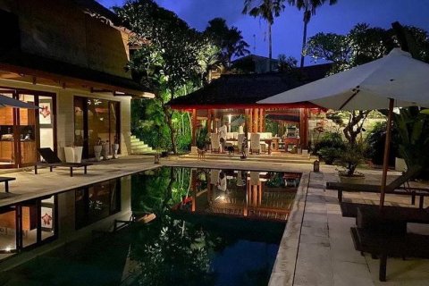 3 bedrooms Villa in Seminyak, Badung, Indonesia No. 196 10