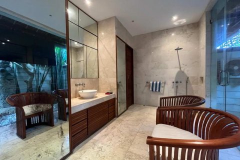 3 bedrooms Villa in Seminyak, Badung, Indonesia No. 196 4