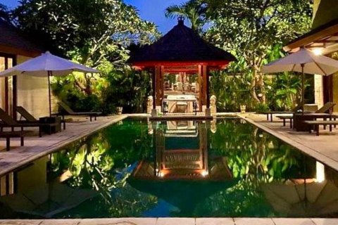 3 bedrooms Villa in Seminyak, Badung, Indonesia No. 196 12