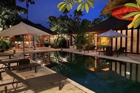 3 bedrooms Villa in Seminyak, Badung, Indonesia No. 196 13