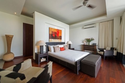 4 bedrooms Villa in Jimbaran, Badung, Indonesia No. 885 12