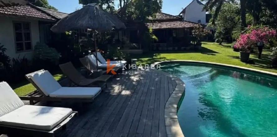 5 bedrooms Villa in Kerobokan, Badung, Indonesia No. 12298
